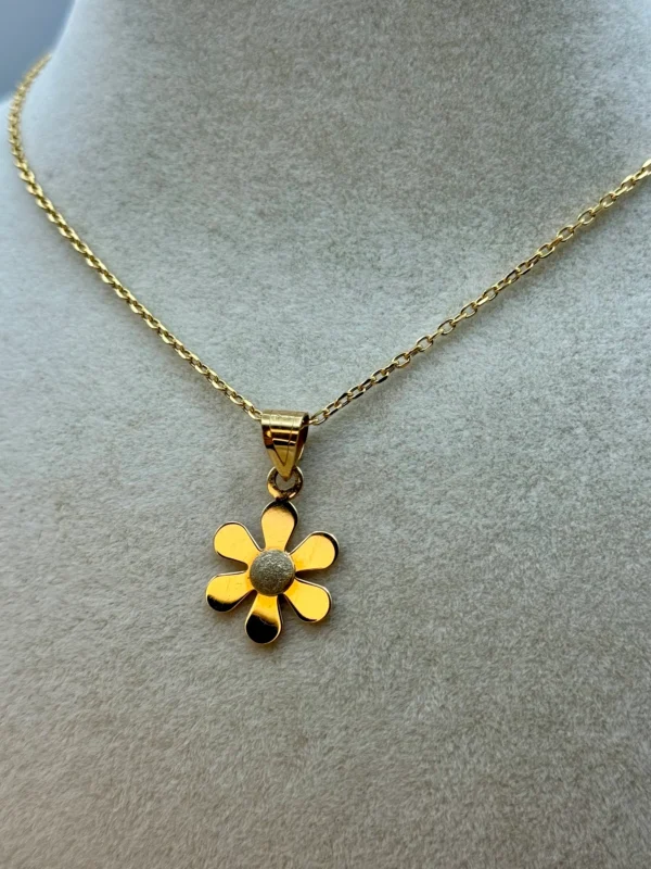 18k solid Gold Flower Necklace with Cable Chain- 18k Solid Gold flower Necklace ,Birthday Gift, Gift For Her - Anniversary Gift, for mum.